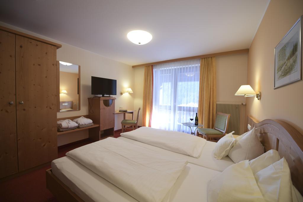 Economy Double Room,942524201:JPEG